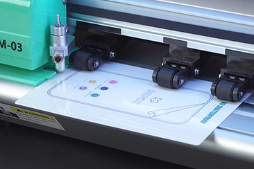 Automatic film feeding with light <br/> sensitive