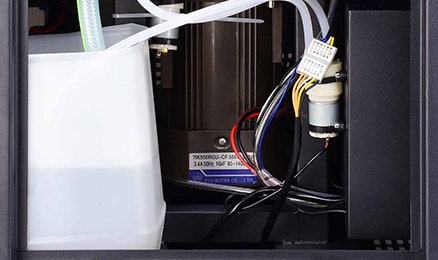 Built-in liquid circulating system